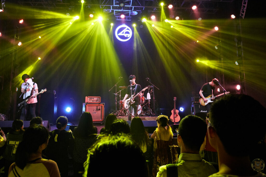 mmexport1558246265011_1 熊猫眼乐队 playing at Ola livehouse in Nanjing China